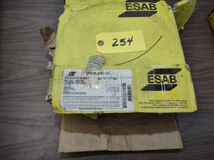 lot 254 image: Esab Spoolarc 86 .035 Welding Wire...