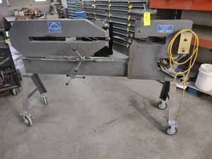 lot 24 image: May Tool Circle Shear, Model TC-523...