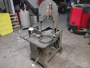 lot 15 image: Roll In Bandsaw, Model 170, 230 Vol...