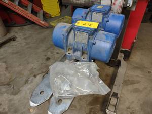 lot 278 image: (2) Vibrator Motors Italvibras MVS1...