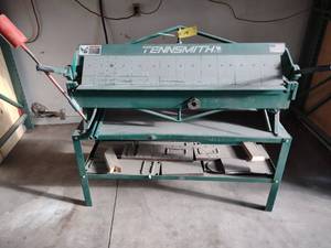 lot 14 image: Tennsmith Model HBU40 Box & Pan Bra...