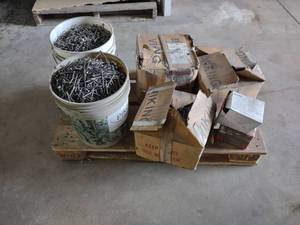 lot 283 image: Assorted Nails & Screws...