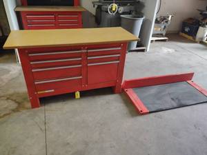 lot 212 image: Work Smart 7 Drawer Tool Bench, 60x...