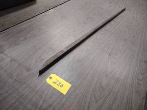 lot 286 image: 50 Crowbar...