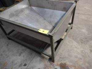 lot 4 image: Stainless Steel Lined Media Hopper