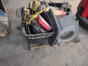 lot 402 image: Blower, Worklight & Misc....