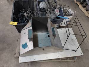 lot 421 image: Feeder Parts & Misc....