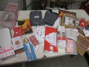 Lot of storage containers, dcor, ...