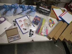 6 Whiteboards, sprayers, bookmarks,...