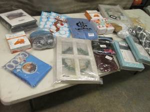 Dcor, headphones, gifts, snacks, ...
