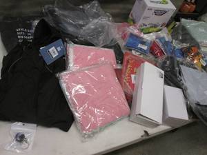 Several White Sierra raincoats - MS...