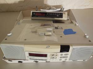 lot 11 image: 2-Under Cabinet Radios (One Has CD Player)