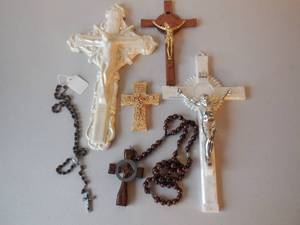 lot 26 image: Group Of Crosses, Crucifixes & Rosaries