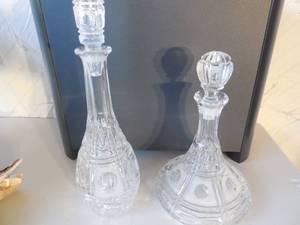 lot 33 image: 2-Crystal Decanters