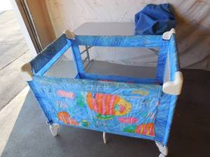 lot 43 image: Graco Portable Play Pen