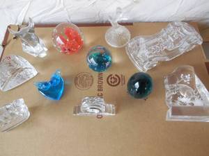 lot 75 image: Lot Of Paper Weights-Many Clear Glass, Car, Clock, Egg, Blue Birds-All Glass