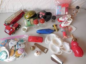 lot 78 image: Antique Misc. Items Soaps, Booties, Plastic Cards, Bag Of Buttons, S&P Shakers, Old Decorative Boxes, Old Metal Truck(Buddy L) L)
