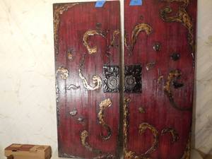 lot 98 image: 2-Piece Wooden Matching Wall Hangings-20x48 Each