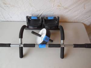 lot 101 image: Pull-Up Bar, 2-Perfect Push-Up Handles, 1-Work-Out Roller