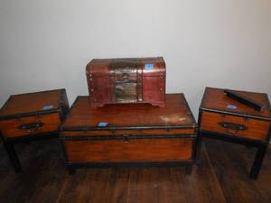lot 161 image: Matching Coffee Table (Chest), 2-End Tables, 1-Small Chest (1-Leg Broken On 1- End Table)