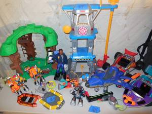 lot 164 image: Big Box Of Large Plastic Toys