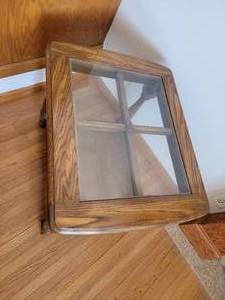 lot 16 image: Traditional Glass Top Side Table