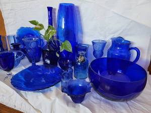 lot 45 image: Huge Cobalt Glassware and Serving Set