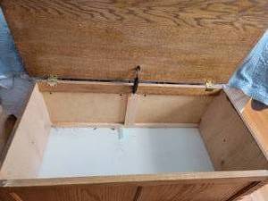 lot 31 image: Oak Storage Chest Toy Box