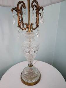 lot 58 image: Hollywood Regency Prism Table Lamp