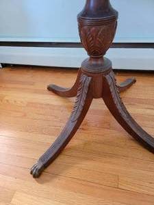 lot 30 image: Vintage Mahogany Drum Table