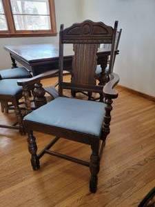 lot 2 image: Antique Trestle Dining Table with 5 Chairs