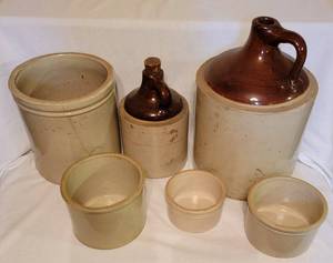 lot 27 image: Antique White Ware Crocks and Jugs
