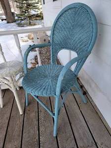 lot 39 image: Vintage Wicker Arm Chair and Side Table