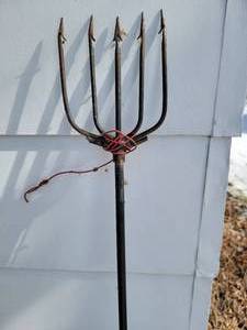 lot 116 image: Collection of Antique Metal Traps