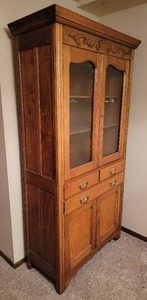 lot 12 image: Vintage Display Cabinet