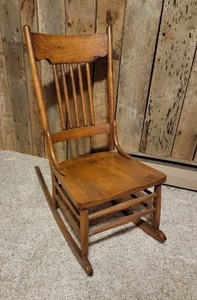 lot 103 image: Antique Rocking Chair