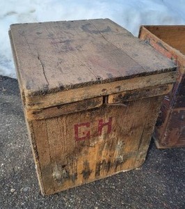 lot 100 image: Rustic Antique Crate Collection