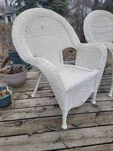 lot 77A image: White Wicker Chair Set