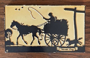 lot 106 image: Vintage Home Decor Pieces