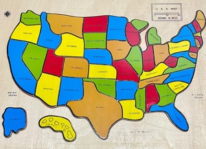 lot 117 image: Wooden Puzzle of the United States