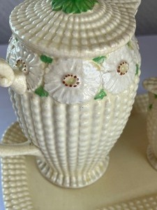 lot 11 image: Vintage Maruhon Ware Items