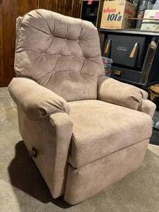 lot 240 image: Tan Comfy Upholstered Recliner