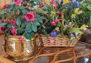 lot 39 image: Assorted Faux Floral Arrangements