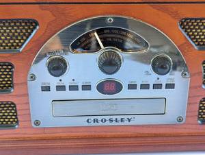 lot 44 image: Crosley Turntable Audio System