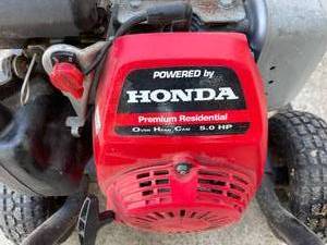 lot 268 image: Honda 5 Horsepower 2400 PSI Gas Powered Power Washer