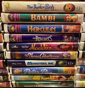lot 290 image: Childrens VHS Movies