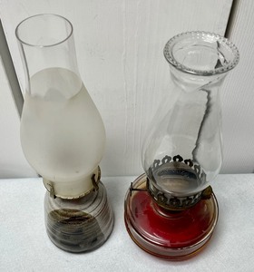 lot 291 image: Two Vintage Oil Lamps