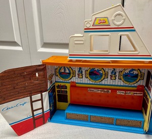 lot 331 image: Vintage Barbie Dream Boat House and Boat with a Trailer