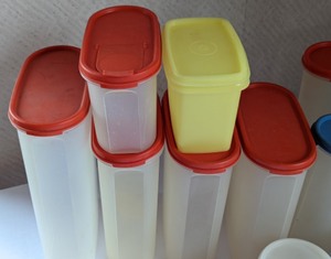 lot 359 image: Assortment of Tupperware and Plastic Storage Containers