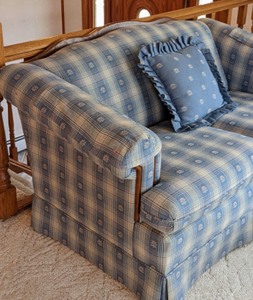 lot 368 image: Blue Checked Upholstered Loveseat